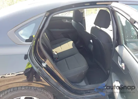 2020 Kia Forte Lxs z USA, uszkodzony, nr VIN 3KPF24AD1LE255796